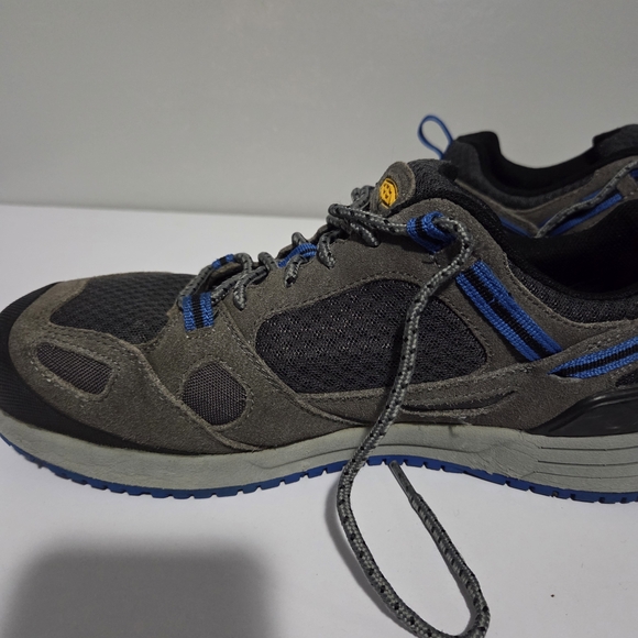 Keen Black and Gray Outdoor Shoes with Blue Highlights - Picture 4 of 8